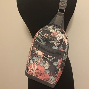 NWOT Sakroots floral crossbody backpack.